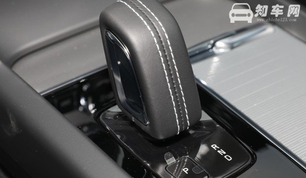沃尔沃xc60有自动挡吗 xc60用的什么变速箱(8挡自动挡变速箱)