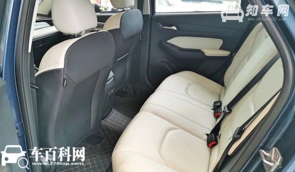 福特福睿斯口碑怎么样 福特福睿斯怎么样值得买吗（空间家用宽敞舒适）