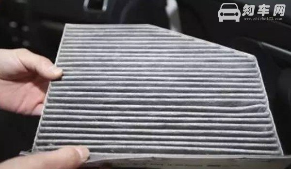 柯珞克空调滤芯在哪里 位于副驾驶手套箱后面