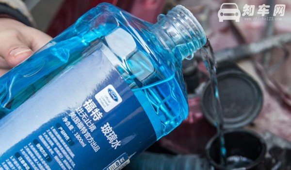 探歌玻璃水加哪里 探歌加玻璃水的位置(发动机舱右下角)