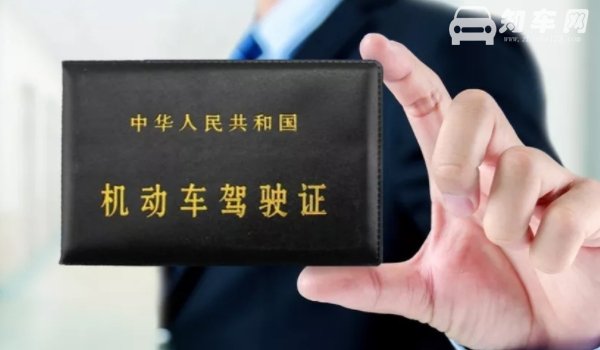 路口白色带网格线可以压吗