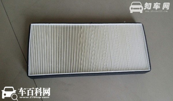 名图空调滤芯在什么位置 位于副驾驶手套箱后面