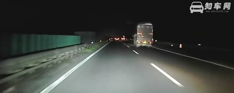 夜间跑高速开远光还是近光