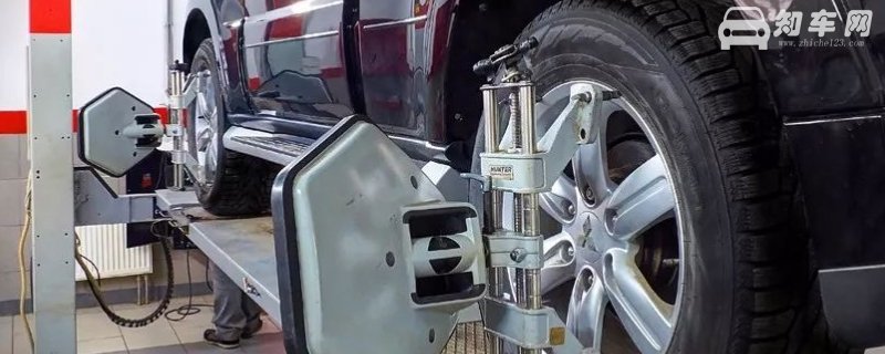 汽车方向盘跑偏是什么原因导致的