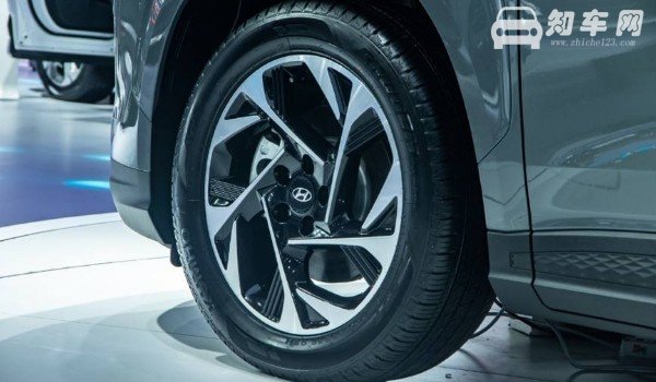 库斯途轮胎尺寸多少 轮胎型号多少(225/55 r18)