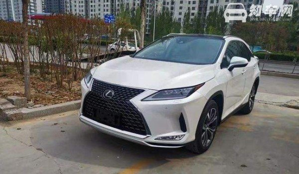 雷克萨斯rx300这款车怎么样 配置丰富空间宽敞(百公里加速仅9秒)
