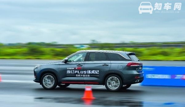 长安欧尚x7plus油耗多少 长安欧尚x7plus油耗多少钱一公里（约6-7毛）