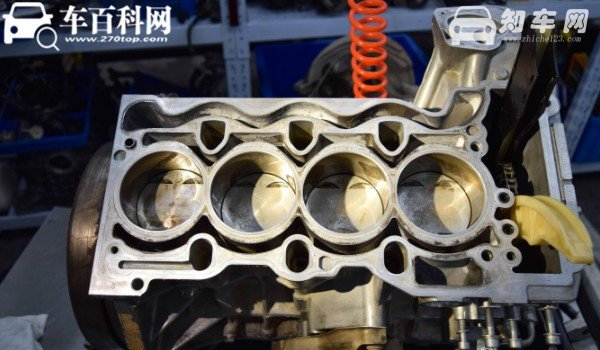 福特金牛座是什么发动机 福特金牛座是几缸发动机(2.0T四缸发动机)