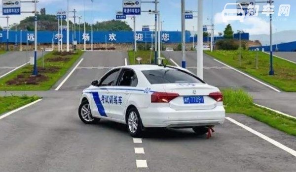 手动考四次了可以转自动挡吗