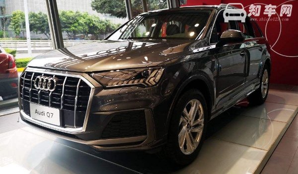 奥迪q7顶配价格多少 奥迪q7顶配落地多少钱（大概95.22万元）