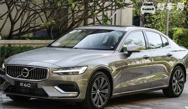 沃尔沃s60油耗高吗 百公里油耗10.7L(油耗一公里8毛钱)