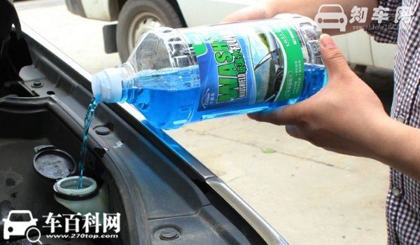 吉利星瑞玻璃水在哪里加 加玻璃水地方在哪里(发动机舱左下角)