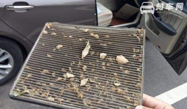 哈弗赤兔空调滤芯在哪 位于副驾驶手套箱后面
