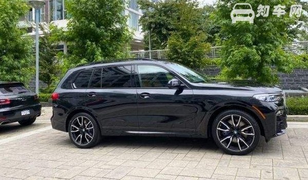 宝马x7车身尺寸是多少 宝马x7后备箱尺寸多少（最大容积2120L）
