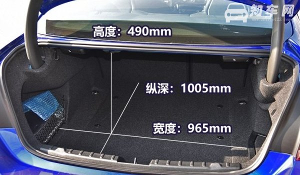宝马m4车身尺寸是多少 宝马m4后备箱尺寸多少（常规容积445L）