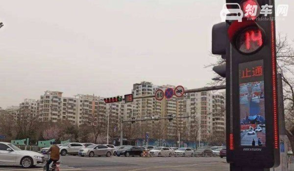 红绿灯停车挂什么档位