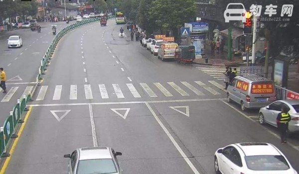 红绿灯停车挂什么档位