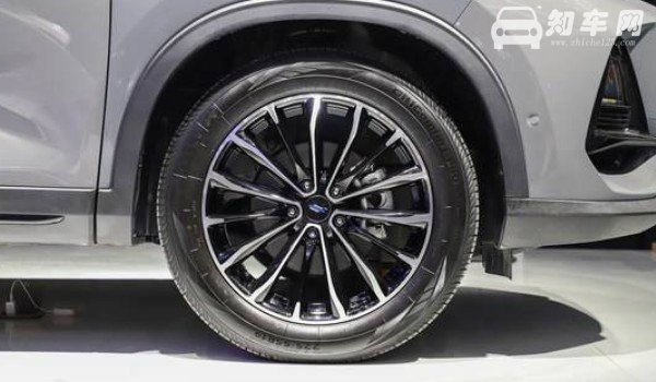 长安欧尚x7plus车身尺寸 定位紧凑型suv(车身长达4.7米)