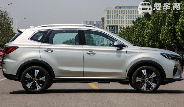 荣威rx5max是什么发动机 采用两款发动机类型(1.5T+2.0T)