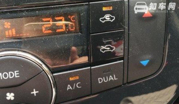 dual是什么意思车上的 空调分区调节键(每个座位的温度不一样)