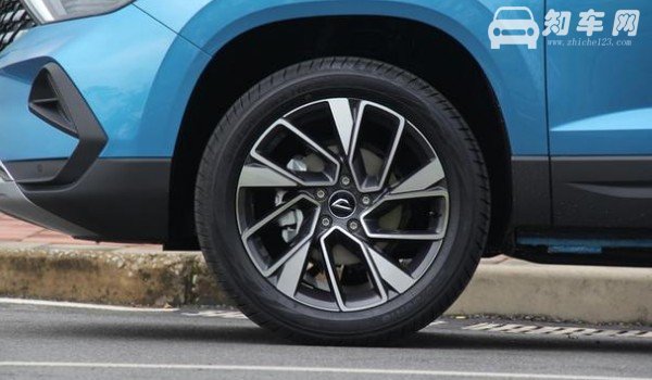 捷达suv新款vs7车身尺寸 定位中型suv(4624*1841*1644mm)