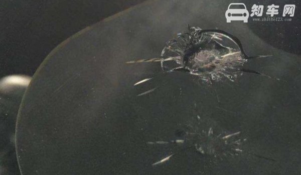 挡风玻璃贴膜10天了还有水纹