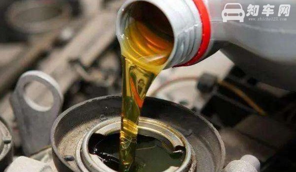 车的机油多久换一次比较好？ 建议5000公里更换一次