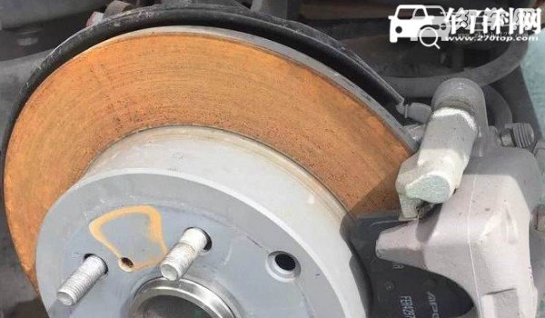 汽车生锈的地方自己怎么处理？ 车身三大易生锈部位及解决方案