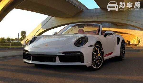 保时捷911顶配价格多少 保时捷911顶配落地多少钱（分期首付高达128万）